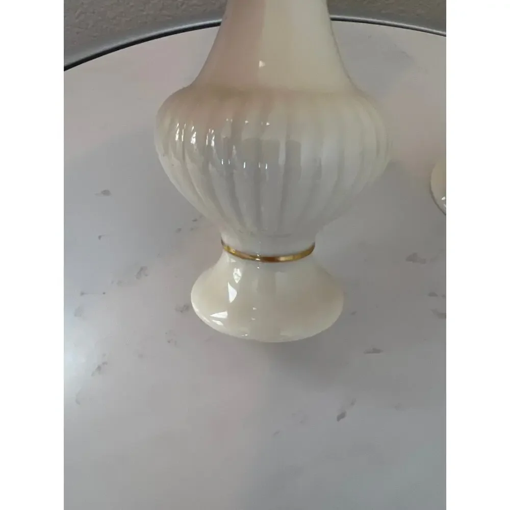 LENOX ESSEX COLLECTION PORCELAIN SALT & PEPPER SHAKERS IVORY AND GOLD